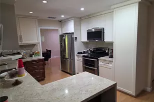15331 Durnford Dr, Miami Lakes, FL 33014 - Photo 5