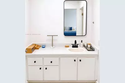 1525 NW 19th Ter #15, Miami, FL 33125 - Photo 5