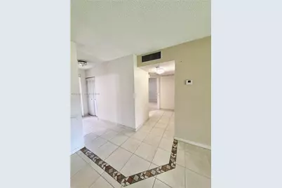 5001 NW 34th St #102, Lauderdale Lakes, FL 33319 - Photo 7
