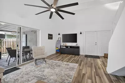 9381 NW 35th Pl, Sunrise, FL 33351 - Photo 9