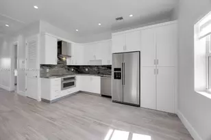 2426 SW 25th St, Miami, FL 33133 - Photo 9