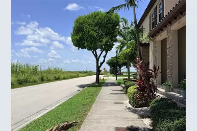17157 SW 96th St, Miami, FL 33196 - Photo 11