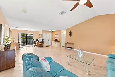 866 NW 110th Ave, Coral Springs, FL 33071 - Photo 7