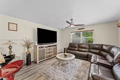 4044 Eastridge Cir, Deerfield Beach, FL 33064 - Photo 9