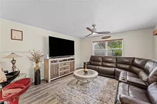 4044 Eastridge Cir, Deerfield Beach, FL 33064 - Photo 9