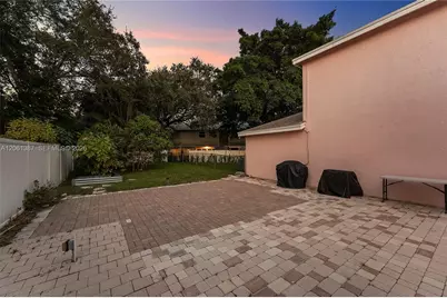 4044 Eastridge Cir, Deerfield Beach, FL 33064 - Photo 9