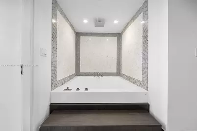 200 Biscayne Boulevard Way #4409, Miami, FL 33131 - Photo 13
