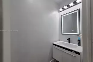 20808 NW 1st St, Pembroke Pines, FL 33029 - Photo 13