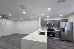 20808 NW 1st St, Pembroke Pines, FL 33029 - Photo 9