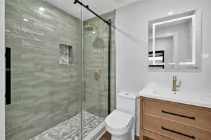 1011 NW 30th Ct, Miami, FL 33125 - Photo 3