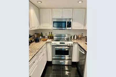 7800 Collins Ave #309, Miami Beach, FL 33141 - Photo 15