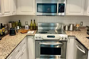 7800 Collins Ave, Miami Beach, FL 33141 - Photo 15