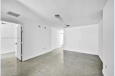 90 SW 3rd St #PH-17, Miami, FL 33130 - Photo 29
