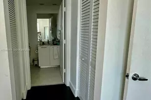 950 Brickell Bay Dr, Miami, FL 33131 - Photo 13