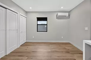 1011 NW 30th Ct, Miami, FL 33125 - Photo 13