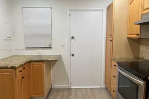9159 SW 77th Ave, Miami, FL 33156 - Photo 5