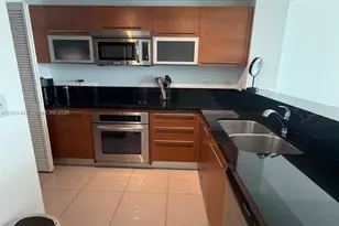 253 NE 2nd St, Miami, FL 33132 - Photo 3