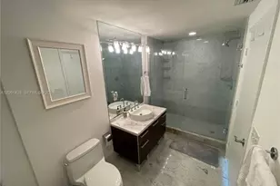 253 NE 2nd St, Miami, FL 33132 - Photo 13
