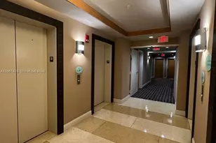 253 NE 2nd St, Miami, FL 33132 - Photo 21