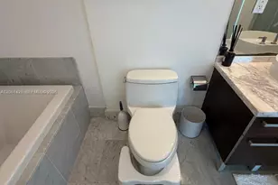 253 NE 2nd St, Miami, FL 33132 - Photo 15