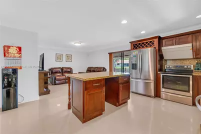 2905 Begonia Way, Cooper City, FL 33026 - Photo 13