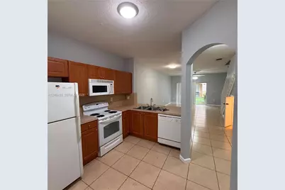 8811 S Isles Cr #8811, Tamarac, FL 33321 - Photo 1