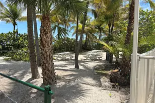 881 Ocean Dr, Key Biscayne, FL 33149 - Photo 13