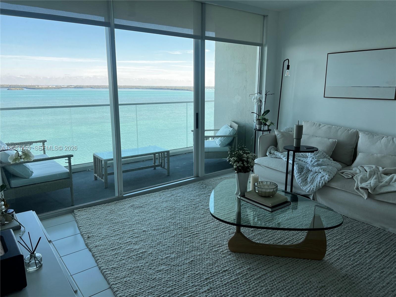 800 Claughton Island Dr #1404 - 800 Claughton Island Dr #1404, Miami, FL 33131 Luxury Property | Jose Angel Pina