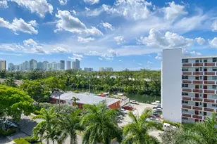 3703 NE 166th St, North Miami Beach, FL 33160 - Photo 35