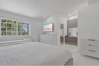 10805 NW 3rd Ct, Pembroke Pines, FL 33026 - Photo 15