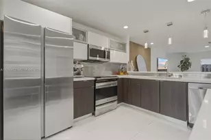10805 NW 3rd Ct, Pembroke Pines, FL 33026 - Photo 9