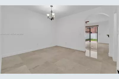 3353 W 90th St, Hialeah, FL 33018 - Photo 7