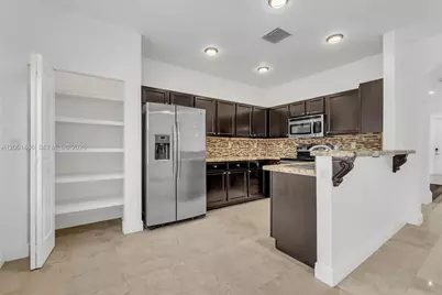 3353 W 90th St, Hialeah, FL 33018 - Photo 15