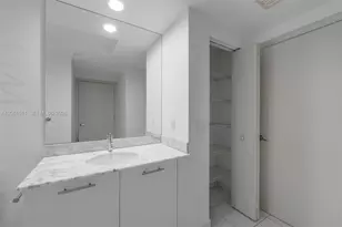 500 Brickell Ave, Miami, FL 33131 - Photo 15