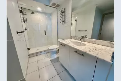 500 Brickell Ave #2407, Miami, FL 33131 - Photo 11