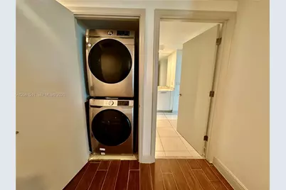 500 Brickell Ave #2407, Miami, FL 33131 - Photo 7