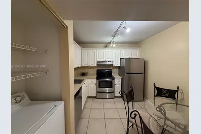 711 N Pine Island Rd #121, Plantation, FL 33324 - Photo 3