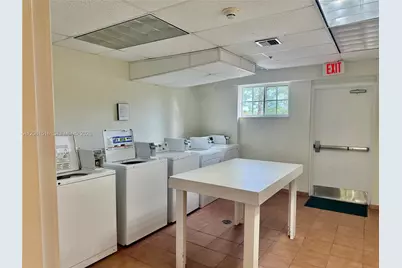 601 SW 37th Ave #303, Miami, FL 33135 - Photo 5