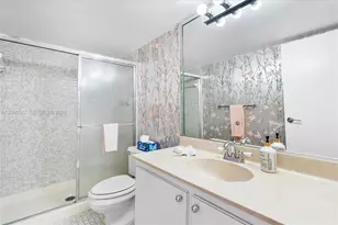 600 Parkview Dr, Hallandale Beach, FL 33009 - Photo 25