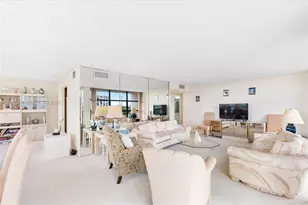 600 Parkview Dr, Hallandale Beach, FL 33009 - Photo 15