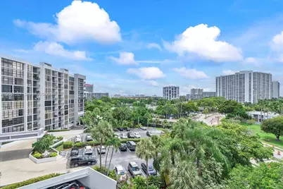 600 Parkview Dr #709, Hallandale Beach, FL 33009 - Photo 29