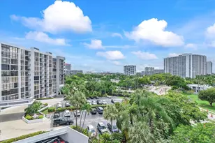 600 Parkview Dr, Hallandale Beach, FL 33009 - Photo 29
