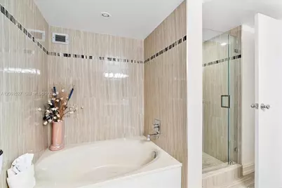 600 Parkview Dr #709, Hallandale Beach, FL 33009 - Photo 23