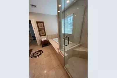 1029 SW 10th Ave, Miami, FL 33130 - Photo 15