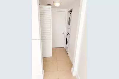 41 SE 5th St #1415, Miami, FL 33131 - Photo 9