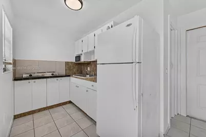 858 E 21st St, Hialeah, FL 33013 - Photo 15