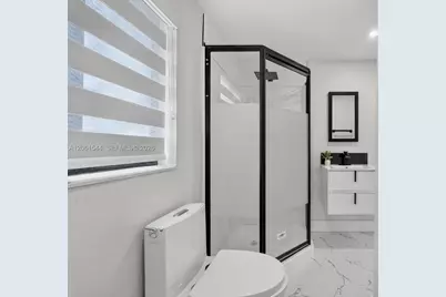 858 E 21st St, Hialeah, FL 33013 - Photo 13