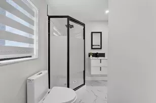 858 E 21st St, Hialeah, FL 33013 - Photo 13