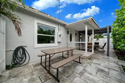 524 NW 10th St #0, Hallandale Beach, FL 33009 - Photo 15