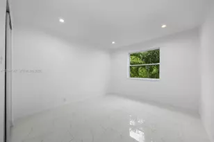 524 NW 10th St, Hallandale Beach, FL 33009 - Photo 17